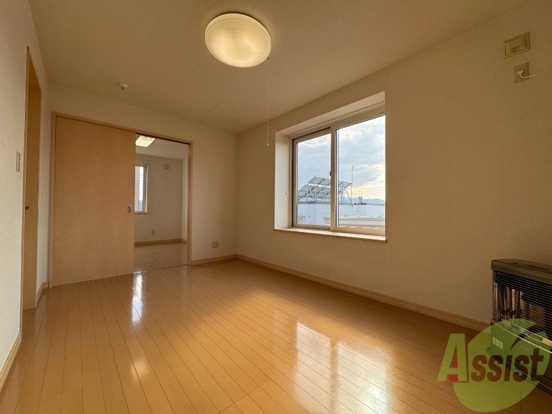 居室・リビング　広くてキレイなお部屋が広がっていて、充実した生活が送れそう。