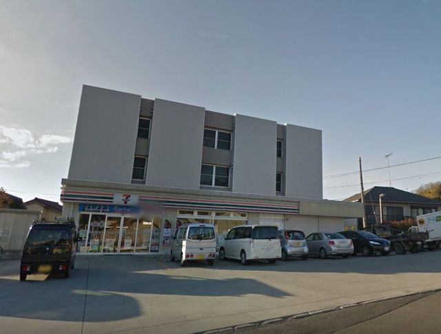 コンビニ　セブンイレブン八王子インター南店（コンビニ）まで390m