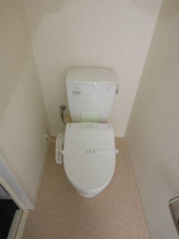 トイレ　ガレリア東新宿