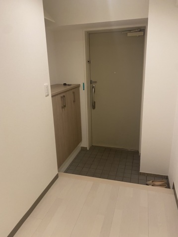 玄関　※別部屋参考写真