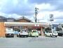 コンビニ　セブンイレブン奈良高畑町店（コンビニ）まで300m