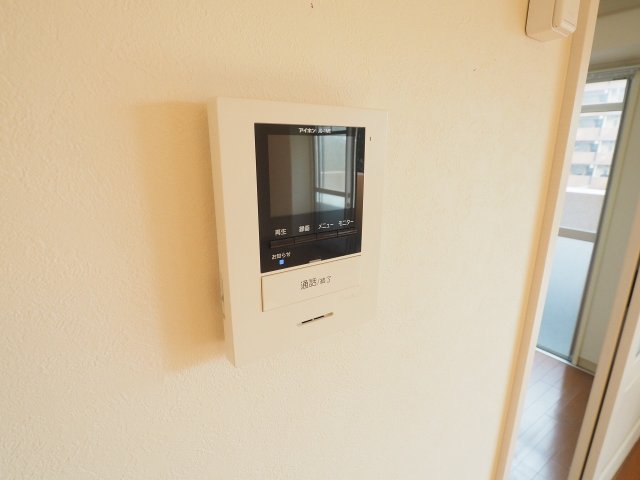 セキュリティ　モニター付きインターホン完備