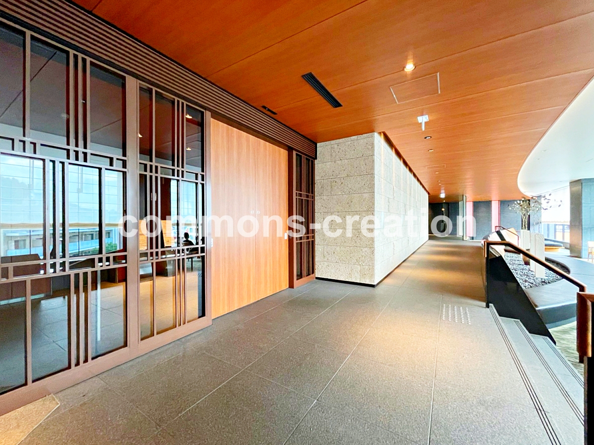 ドラックストア　くすりの福太郎東麻布店（ドラッグストア）まで607m