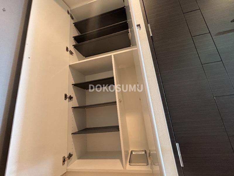 玄関　住まいの顔として相応しい、気品とゆとりのあるエントランス。