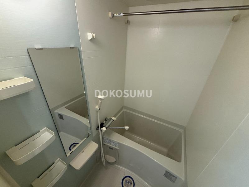 バス・シャワールーム　一日の疲れをやさしく癒やす、清潔感あふれるリラックスバス。