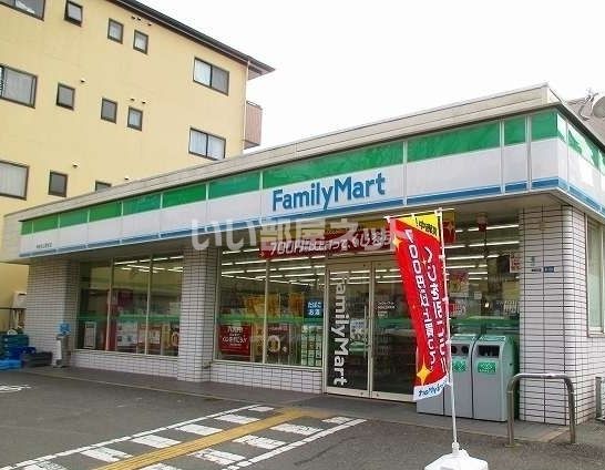 コンビニ　ファミリーマート 神鉄谷上駅前店（コンビニ）まで577m