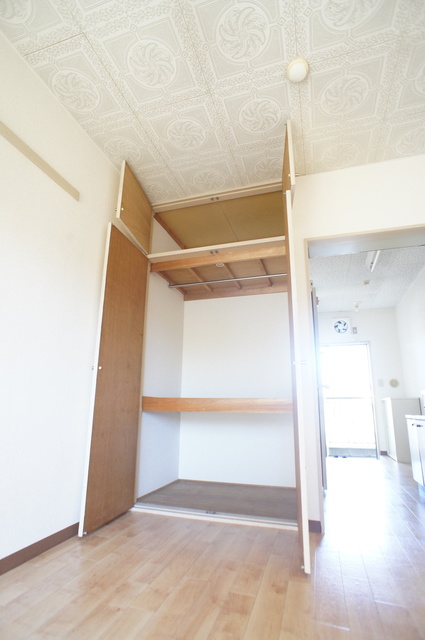 収納　奥行のある収納付です！増えがちな荷物をスッキリ収納できます！