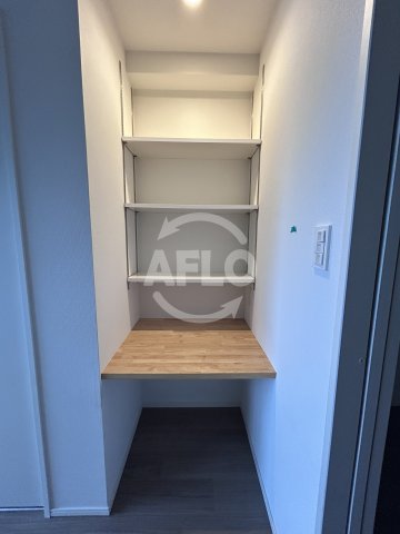 その他部屋・スペース　スプランディッド江坂DUE　デスク