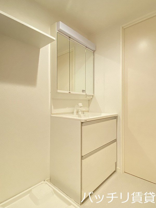 洗面設備　同型タイプの為、現状を優先致します。