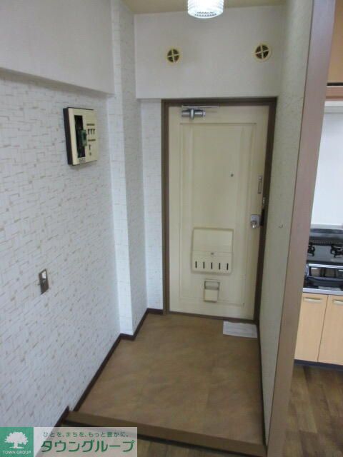 玄関　お問合せはタウンハウジングまで！※現地待合わせ相談可能