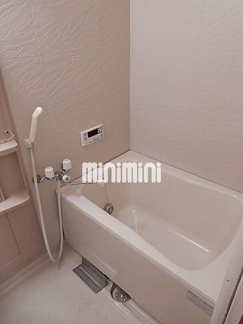 バス・シャワールーム　追炊き機能付きの、綺麗なお風呂です。