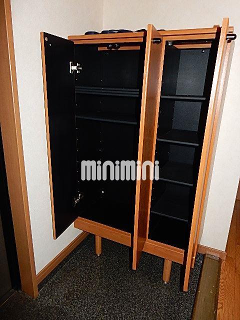 その他設備　靴が沢山はいる下駄箱です。