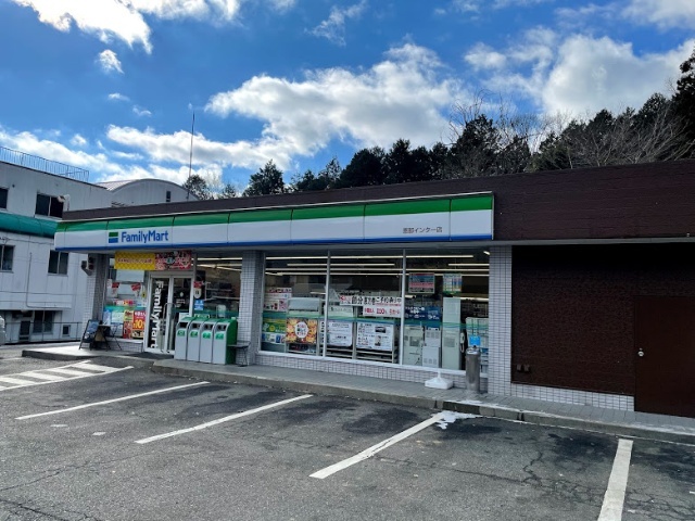 コンビニ　ファミリーマート恵那インター店（コンビニ）まで496m