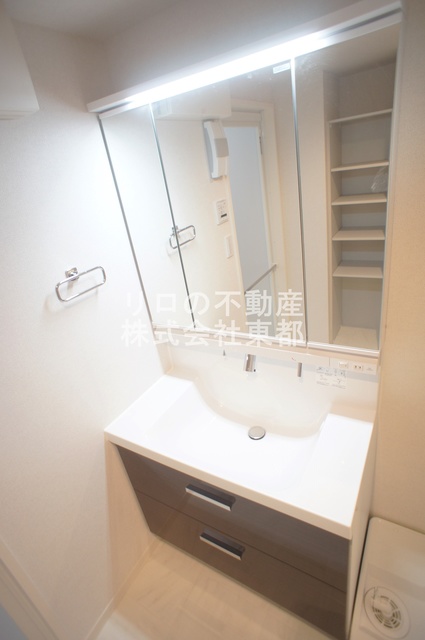 洗面設備　嬉しい洗面台は独立タイプ！