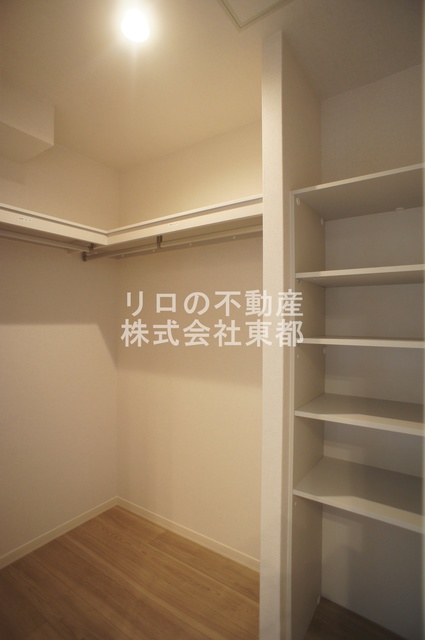 収納　奥行のあるウォークインクローゼットならお荷物多い方でも安心☆