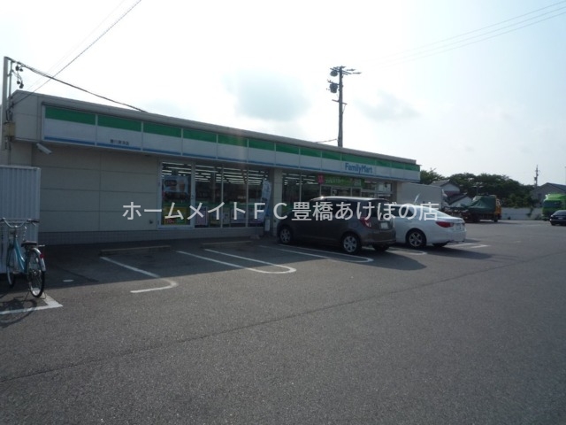 コンビニ　ファミリーマート豊川御油店（コンビニ）まで590m