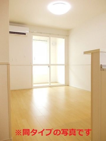 居室・リビング　居間です