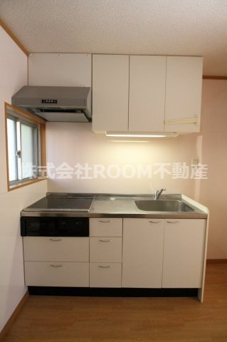 キッチン　コンパクトなキッチンで掃除もラクラク