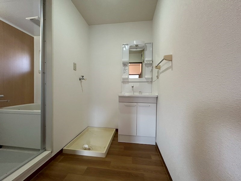 洗面設備　使い勝手の良い洗面化粧台。