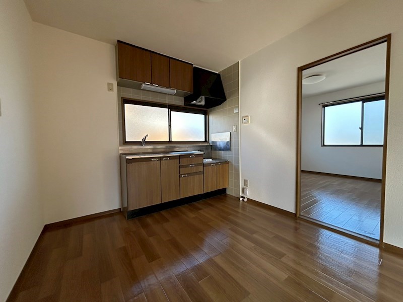 居室・リビング　ダイニングテーブルを置いても良いですね。