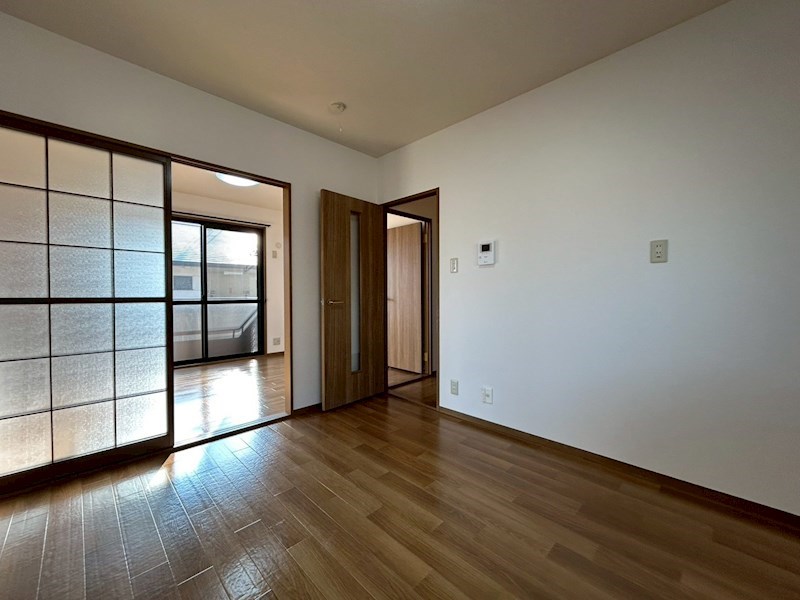 セキュリティ　TVドアホンで来客の確認ができます