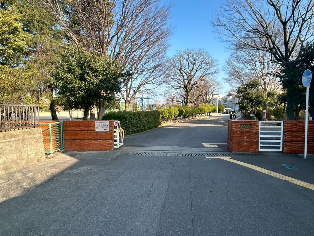 小学校　碧南市立新川小学校（小学校）まで837m