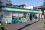 コンビニ　ファミリーマート世田谷新町店（コンビニ）まで220m