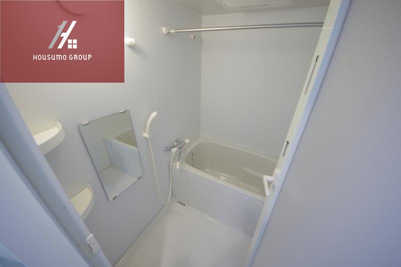 バス・シャワールーム　コンパクトで使いやすいお風呂です