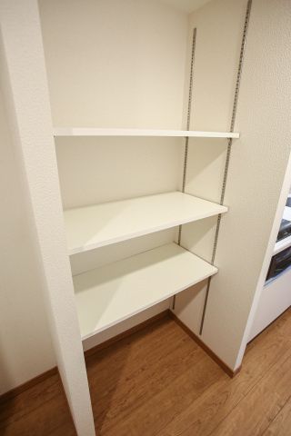 収納　スカイコートパレス千川　豊島区高松3