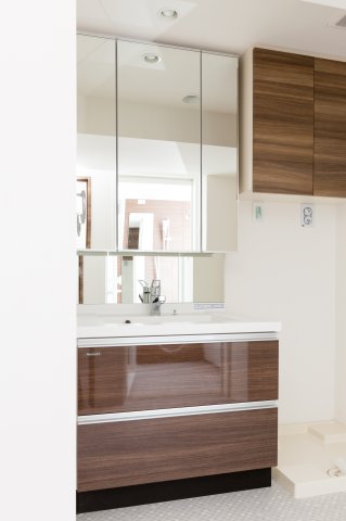 洗面設備　※同タイプ参考写真です（カラータイプが異なる場合がございます