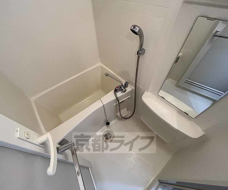 バス・シャワールーム　ゆったりくつろげるお風呂です。