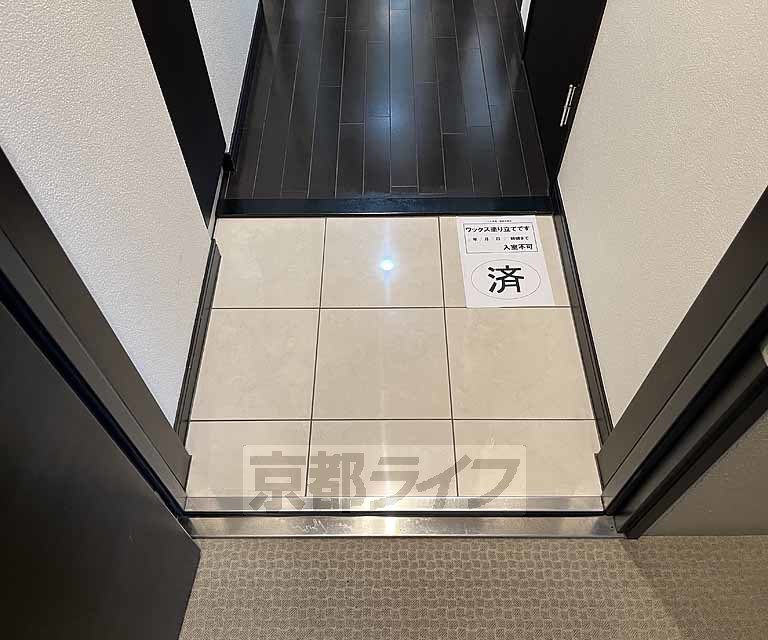 玄関　出入りに十分なスペースを確保した玄関です。