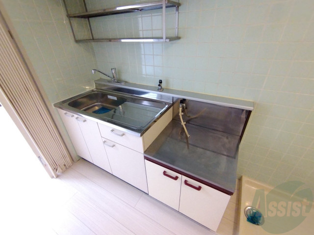 キッチン　キッチンです。一人暮らしなら十分な大きさですね。