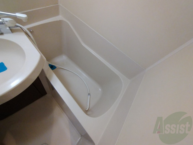 バス・シャワールーム　お風呂になります。一日の疲れを癒してくださいね。