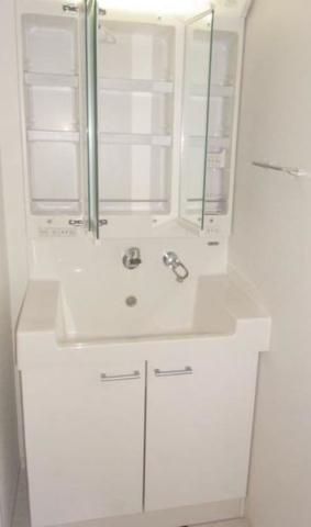 洗面設備　使いやすい洗面所です