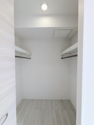収納　同メーカー同仕様：ウォークインクローゼット