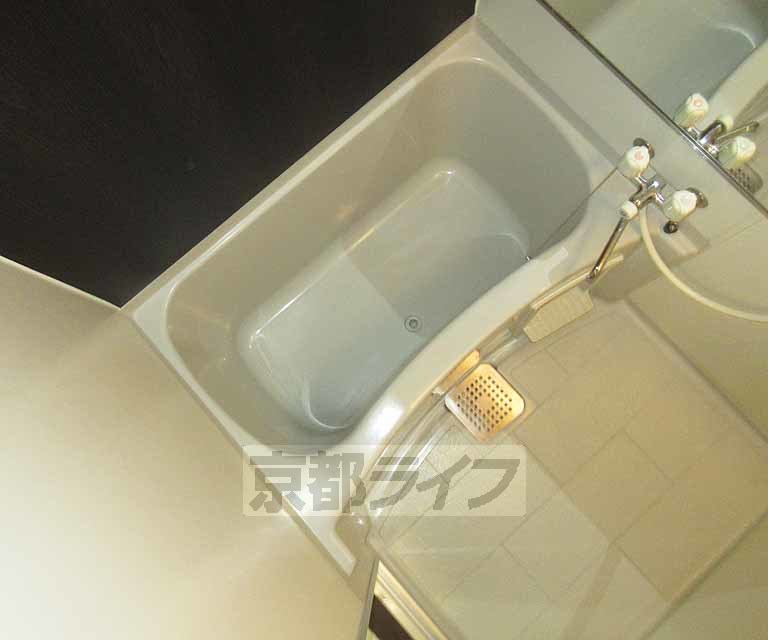 バス・シャワールーム　コンパクトなお風呂です