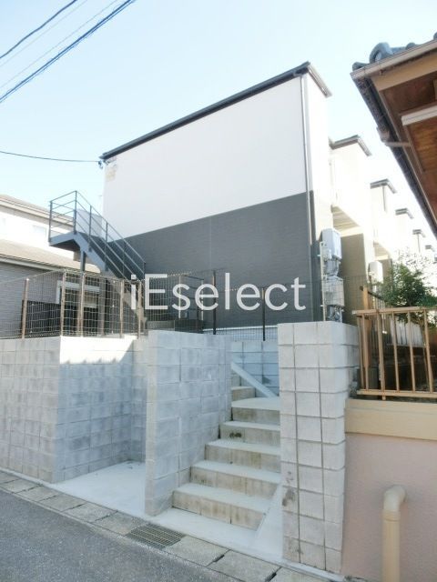 建物外観　2017年10月完成の築浅物件