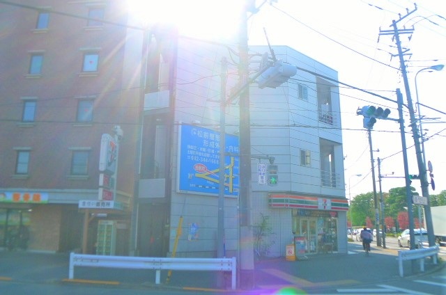 コンビニ　セブンイレブン東大和市駅南店（コンビニ）まで4m