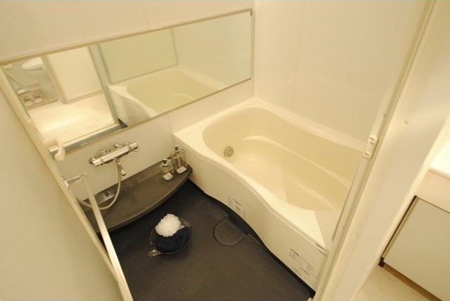 バス・シャワールーム　ゆっくりバスタイムをお楽しみください☆