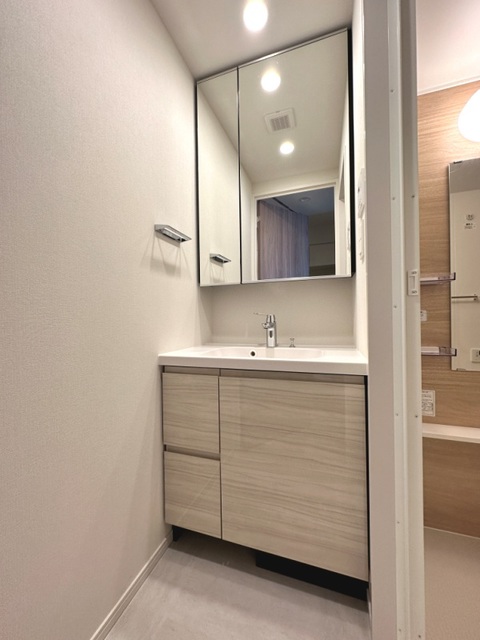 洗面設備　※写真は同タイプ住戸です。