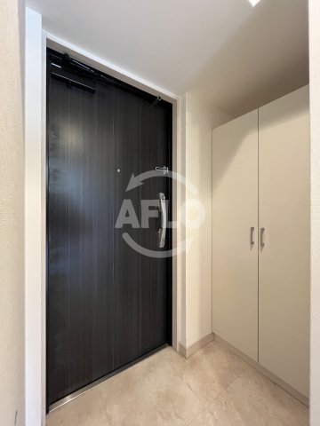 玄関　スプランディッド新大阪III　玄関