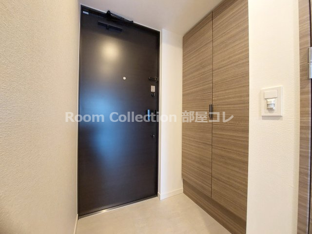 玄関　類似物件参考写真の為 現況と異なる場合現況優先