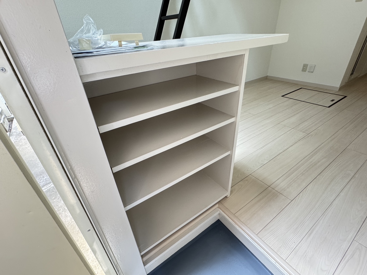 玄関　くつ入れ