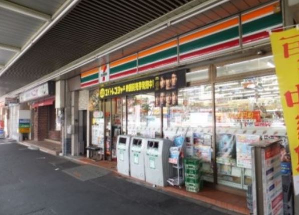 コンビニ　セブンイレブン江東門前仲町1丁目店（コンビニ）まで38m