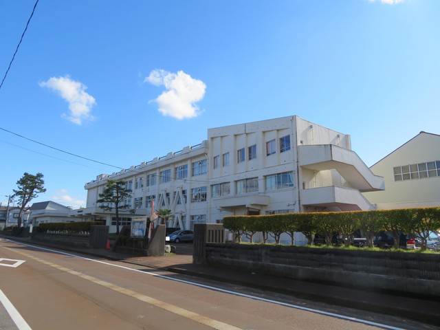 小学校　長岡市立希望が丘小学校（小学校）まで942m