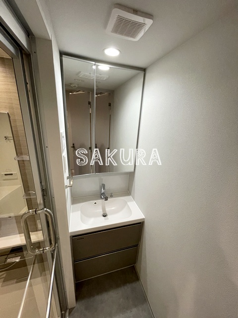 洗面設備　身支度に欠かせない独立洗面台♪