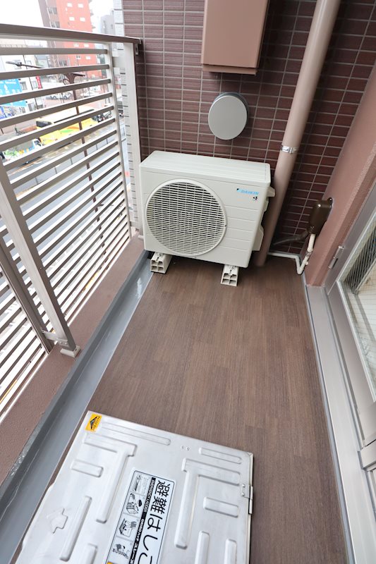 バルコニー　お洗濯にも便利なバルコニー付き