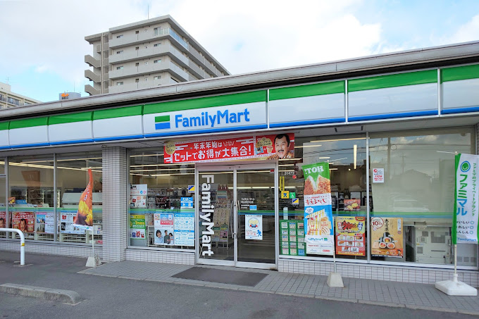 コンビニ　ファミリーマート岡山東古松店（コンビニ）まで320m
