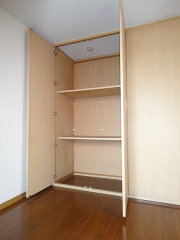 居室・リビング　★洋室収納！★